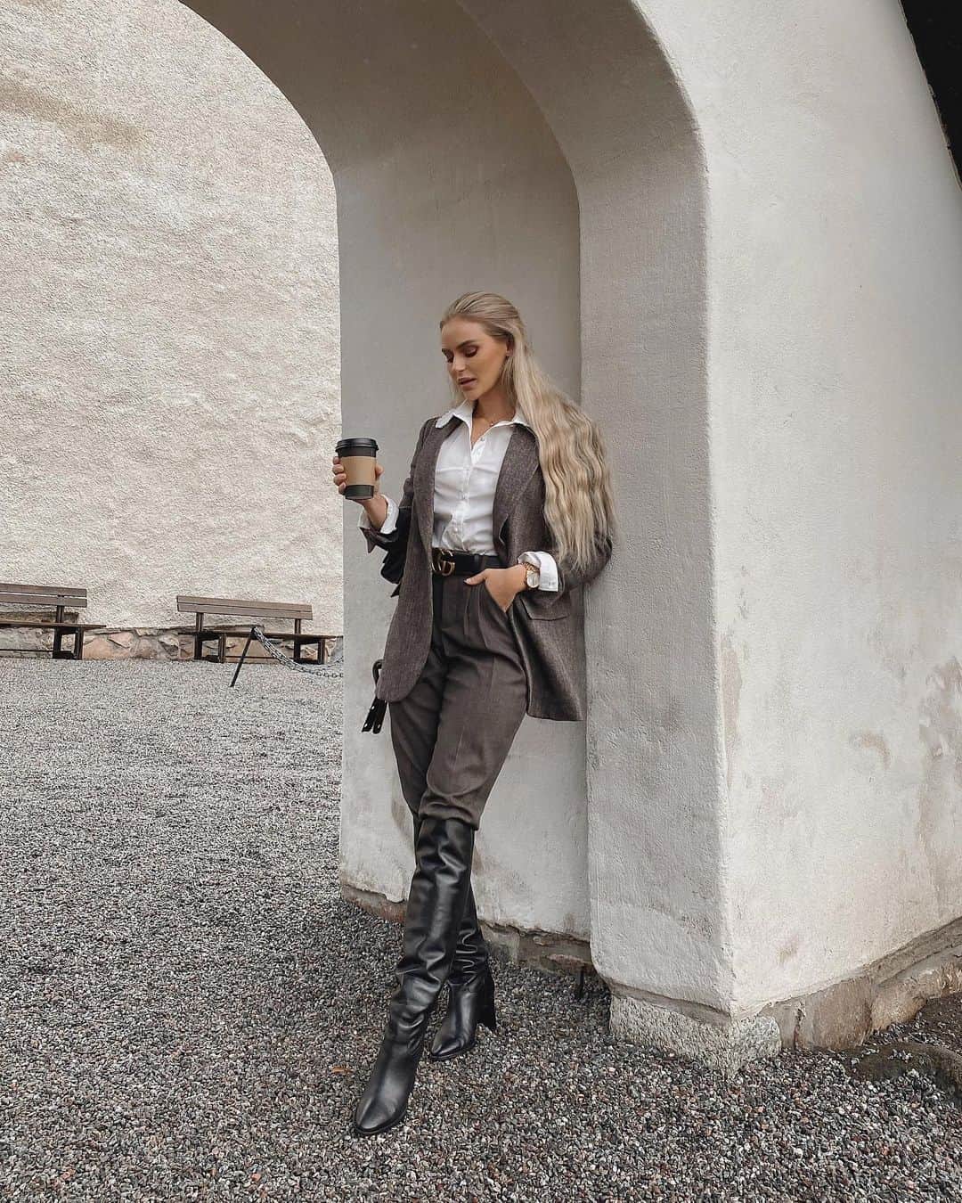Anna Nyströmのインスタグラム：「Todays uniform 🤎 Gucci belt from @mybudapestercom . Code ‘ANNA_INSTA10’ to get 10% off」
