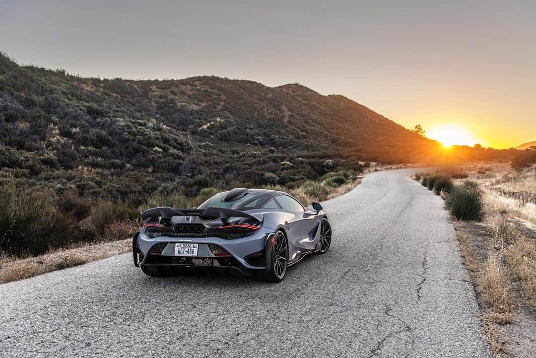 McLaren Automotiveさんのインスタグラム写真 - (McLaren AutomotiveInstagram)「​The McLaren #765LT, pictured here in Ceramic Grey overlooking the Californian sunset, is a car that redefines the pursuit of the extreme.   Faster, lighter and more aggressive, this is the next chapter in the LT story.」1月3日 5時02分 - mclarenauto