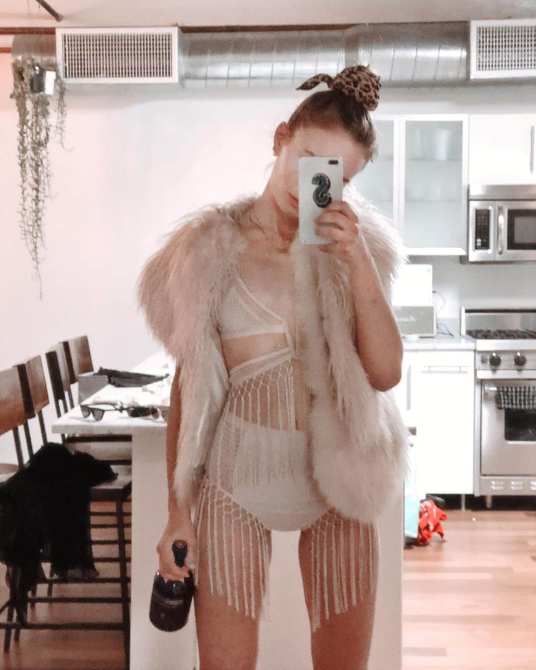 SONYA ESMANのインスタグラム：「🤍 a burning man outfit that never saw the light of day 👁🧠🤍👽」