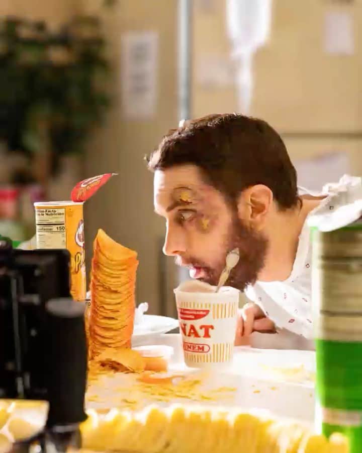 エミネムのインスタグラム：「“Im out my Ramen noodle” get your hands on some @lyricalemonade #gnat music video props on the site - Link in bio」
