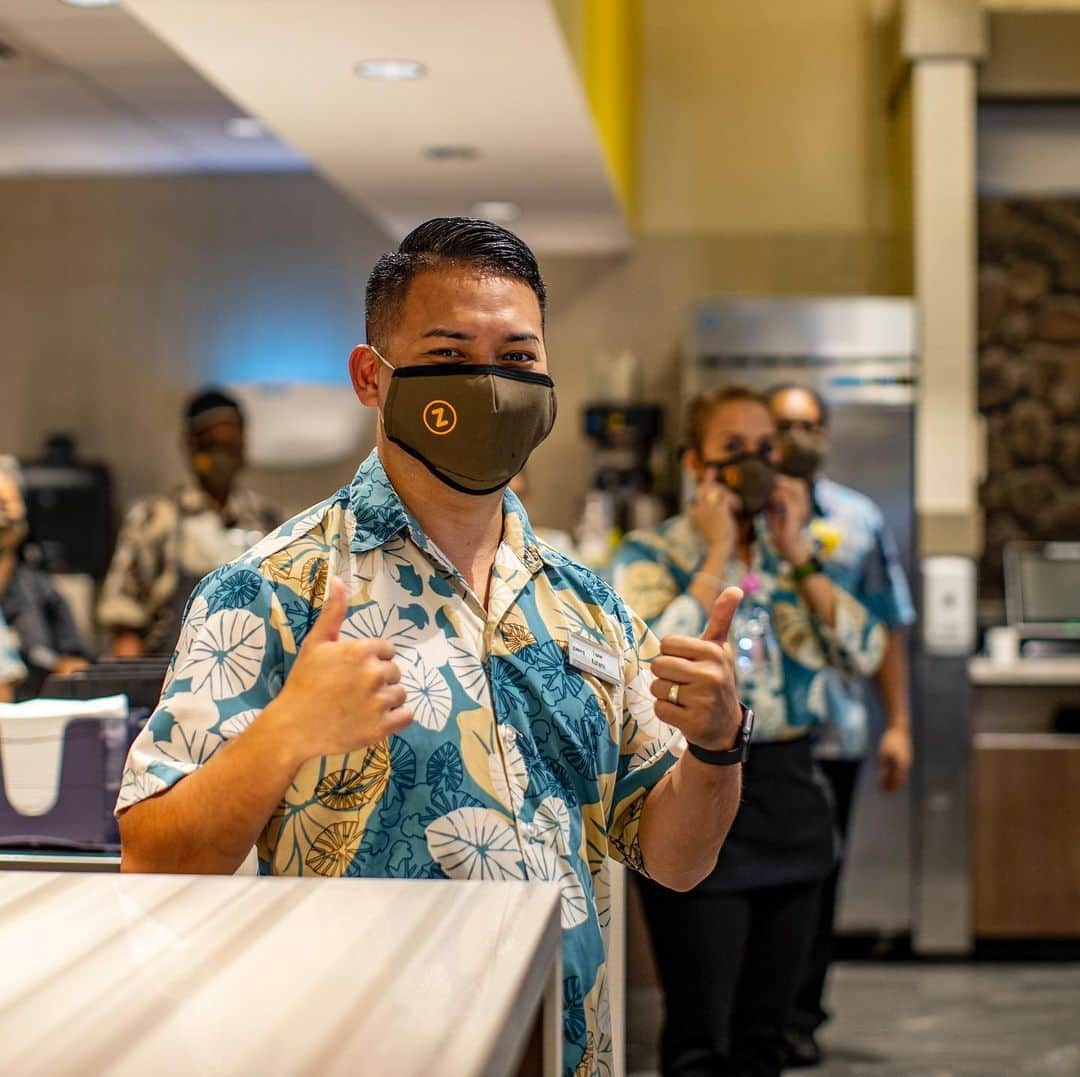 Zippy's Restaurantsのインスタグラム：「Join us for our Virtual Hiring event and become a member of the Zippy’s ohana! Date:  Tues. 1/12/21 Time:  10 am - 12 pm Stores:  McCully, Kaneohe, Waiau, Mililani and Ewa Register to attend or click the link in our Instagram bio: https://www.eventbrite.com/e/zippys-virtual-job-fair-tickets-134041310167」