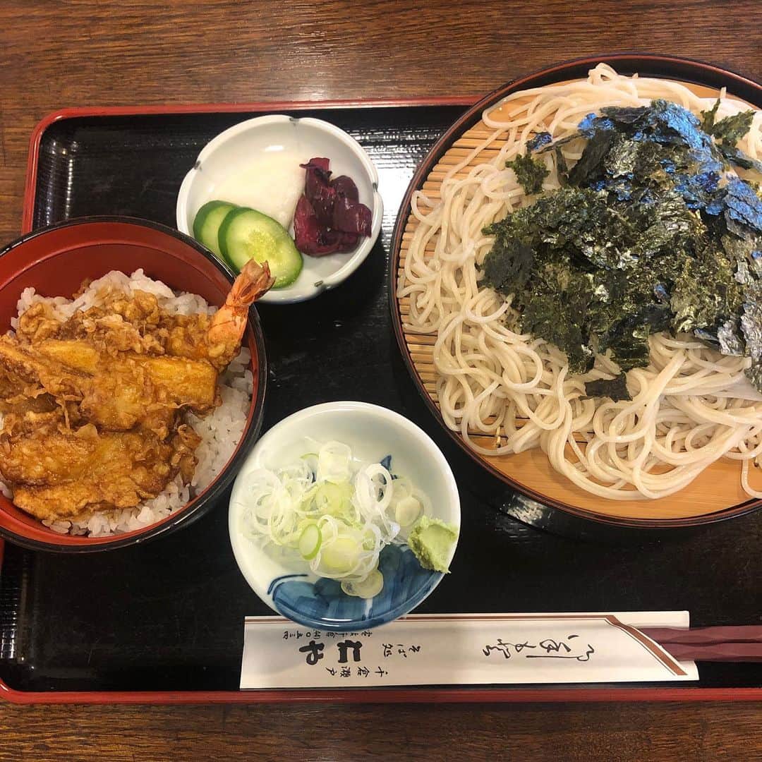 林克治のインスタグラム：「南房総市千倉町にある 「仁や」さん  ここのお蕎麦と丼ものは 昔から本当に美味しい！  気取らない店構えがとても親しみやすいです。  #南房総市 #千倉町」