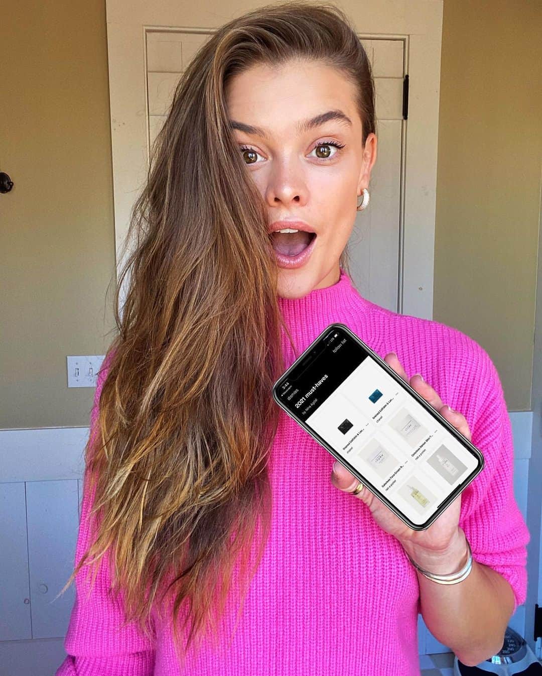 ニーナ・アグダルのインスタグラム：「You guys.. this GIVEAWAY is insane: New iPhone 12, Chanel wallet, Saint Laurent backpack, Bottega Veneta boots and so much more 🤩  I wanted to start 2021 by spoiling one of you guys so I’ve partnered up with @nate_app to do the ultimate giveaway! 1 lucky winner gets to select their own gift from my list on @nate_app valued $1000 or more. Winner will be announced January 16th 2021. ⬇️ Here’s how to enter ⬇️ 📲 1. Follow @nate_app and @ninaagdal ✌️2. Download the nate app and follow my list (link in bio) 👀 3. Comment below what item you’d like to win, and tag 3 friends!  READY — SET — GO!!!  *This giveaway is not being sponsored, administered, or associated with Instagram Inc. By entering, entrants confirm they are 18+ years of age, release Instagram of responsibility, and agree to Instagram terms of use and privacy policy. GOOD LUCK! #MakeSomeoneSmile #ad」