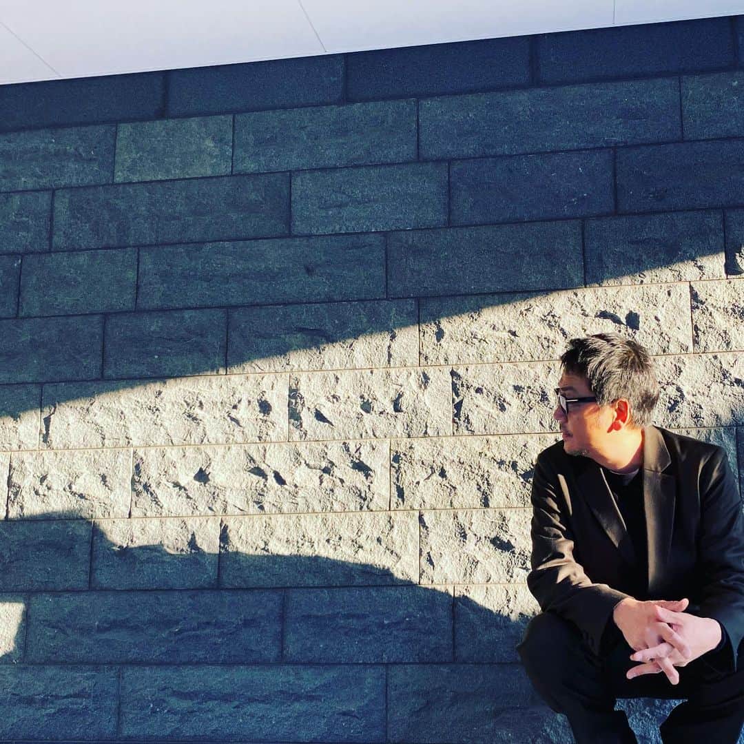 月に吠える。のインスタグラム：「あ あけまして おめでとう ございます。  今年もしっかり働きます。  #大森南朋」