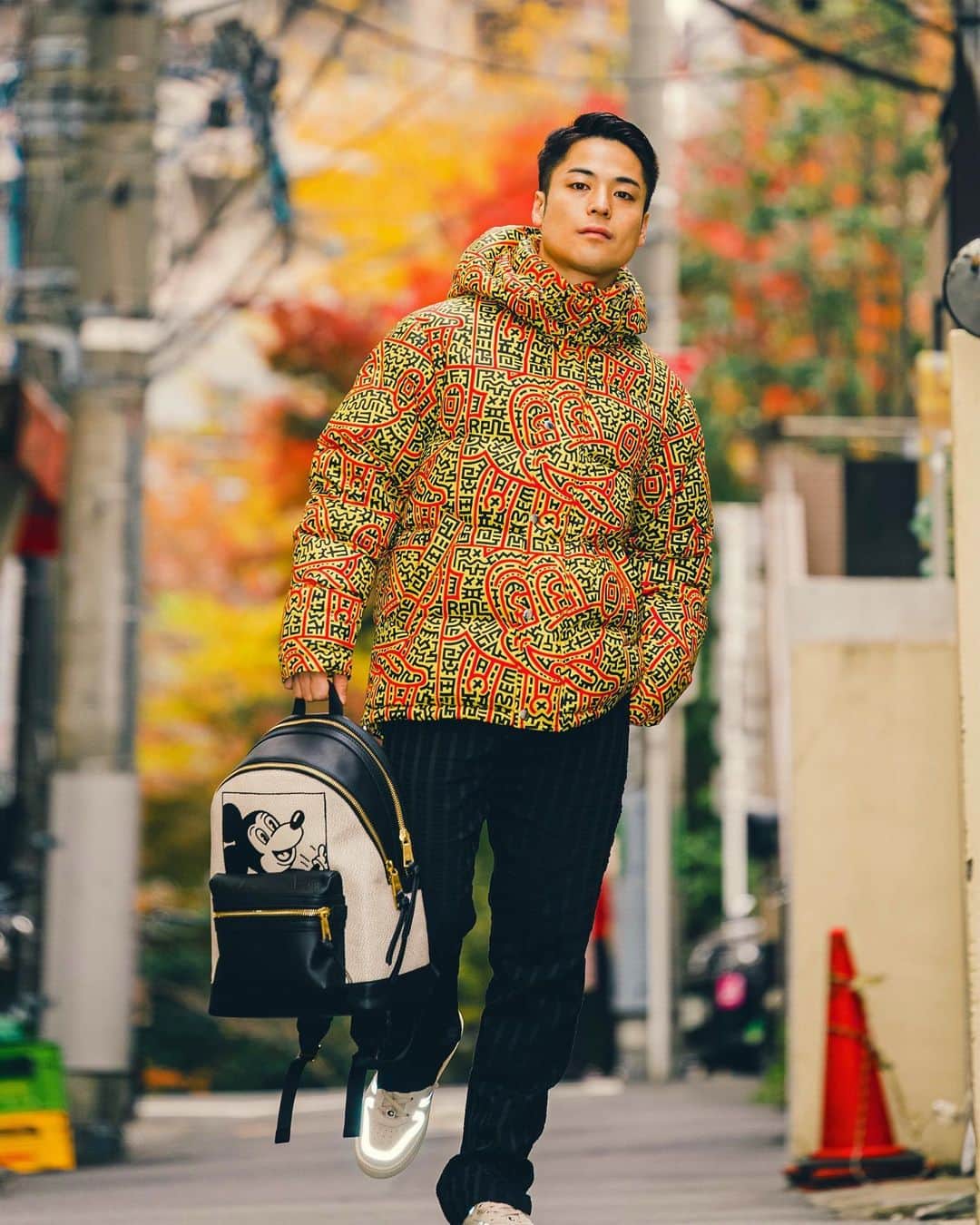 FISHBOYのインスタグラム：「. よく見たらあいつがいる。 . . . かわいい。 . #マウスなあいつ #DisneyxHaringxCoach #CoachNY  #kiethharing」