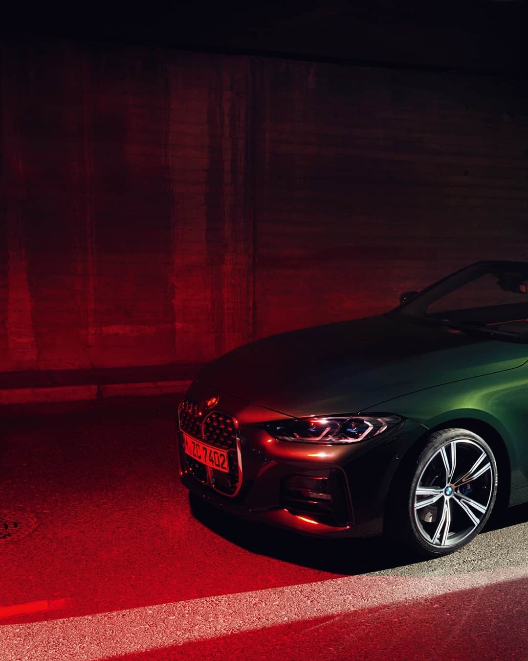 BMWのインスタグラム：「Experience the road and everything above it … The all-new BMW 4 Series Convertible. #THE4 #BMW #4Series」