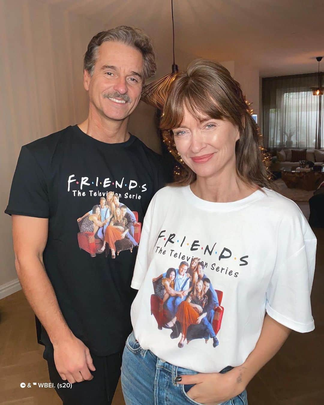 ライアン・マイヤーさんのインスタグラム写真 - (ライアン・マイヤーInstagram)「If there’s one thing in life that will never ever get old, it’s Friends 🥺🙌🏼 Thank you @nakdfashion for creating the Friends collection, Roy and I will never take this off 😂❤️ #partner」1月3日 18時13分 - rianne.meijer