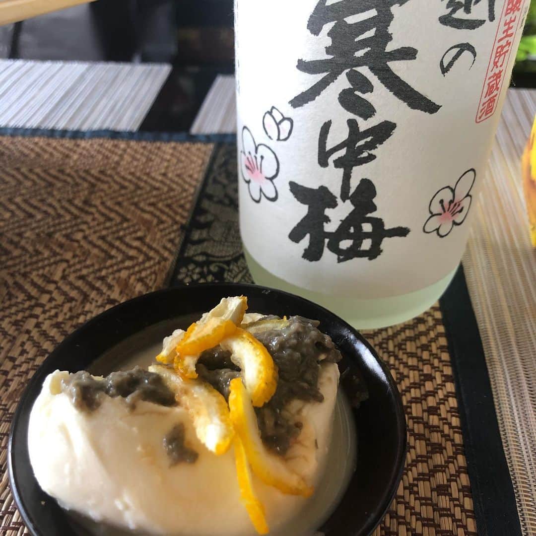 佐々木萌のインスタグラム：「蟹味噌とモッツァレラで朝から飲む1/2でした」