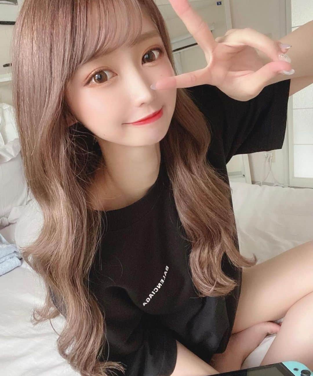 美女JAPANのインスタグラム：「どうも美女JAPANです！✨ ＊ ＊ 今回ご紹介するのはこの方‼️ ＊ ＊ あやちさん！@o.aya_1127 ＊ ＊ とても綺麗！！🙈💕 おしゃれで色気のあるあやちさんが好き！💕 ＊ ＊ あやちさんのアカウントには他にも素敵な投稿がたくさんあります！✨ ＊ 皆さんも是非チェックしてみてね🧸 ＊ ＊ 明日の投稿もお楽しみに！！ ＊ ＊  #色気 #可愛い #綺麗 #かわいい #写真集 #モデル #美肌 #笑顔 #スタイル抜群 #可愛い #可愛すぎ #会いたい #天使 #美女 #美人 #美しい #清楚 #スタイル #色白 #スタイル抜群 #美脚 #素敵 #カワイイ #応援」