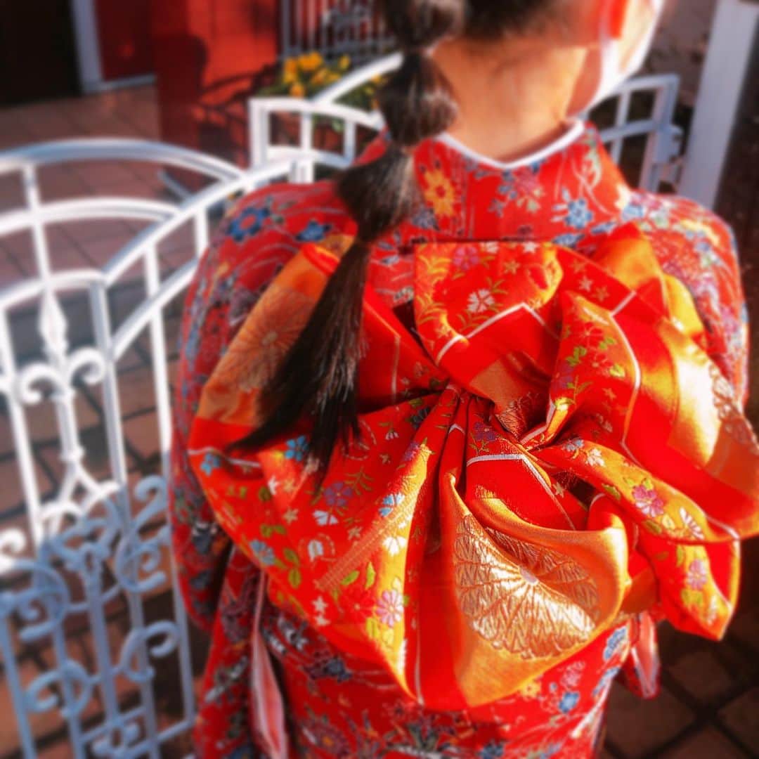 カオルコさんのインスタグラム写真 - (カオルコInstagram)「毎年恒例。  #kimono #hakama #japanese #culture #ライフスタイル #lifeisbeautiful #お正月 #prayfortheworld #staypositive #tokyo #2021 #娘と息子」1月3日 11時01分 - ka_ruk_