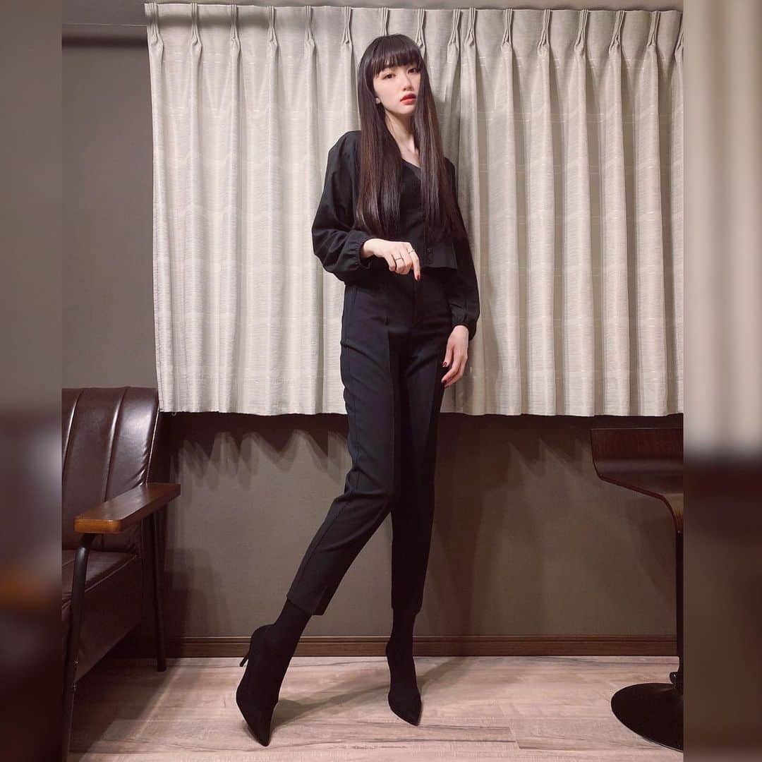 黒田瑞貴のインスタグラム：「#tops .... #zara  #bottom .... #zara  #ootd #ootdfashion」