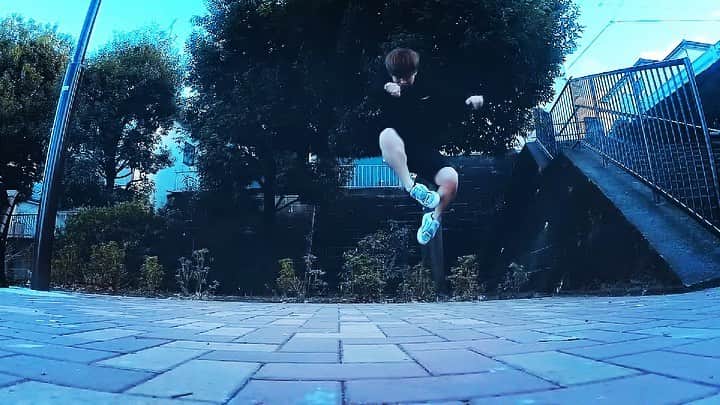 石田太志のインスタグラム：「A happy new year. ･ #footbag #taishiishida #freestyle #soccer #follow #worldchampion #performance #performer #instagramer #hackysack #newyear #2021 #video #movie #ahappynewyear #pv」