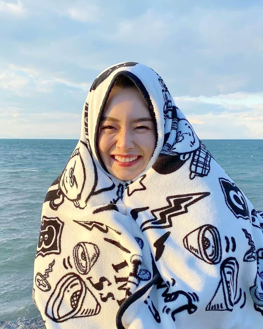 富久美玲のインスタグラム：「_ . 新年明けましておめでとうございます🌅 . 2021年も引き続き"挑戦"の年に✨✨ 1度きりの人生！ いつでも"挑戦"はし続けられます💪 . -皆にとってステキな年になりますように- . 今年もmireiを宜しくお願い致します🙇🏻‍♂️ . #2021#新年#あけましておめでとうございます」