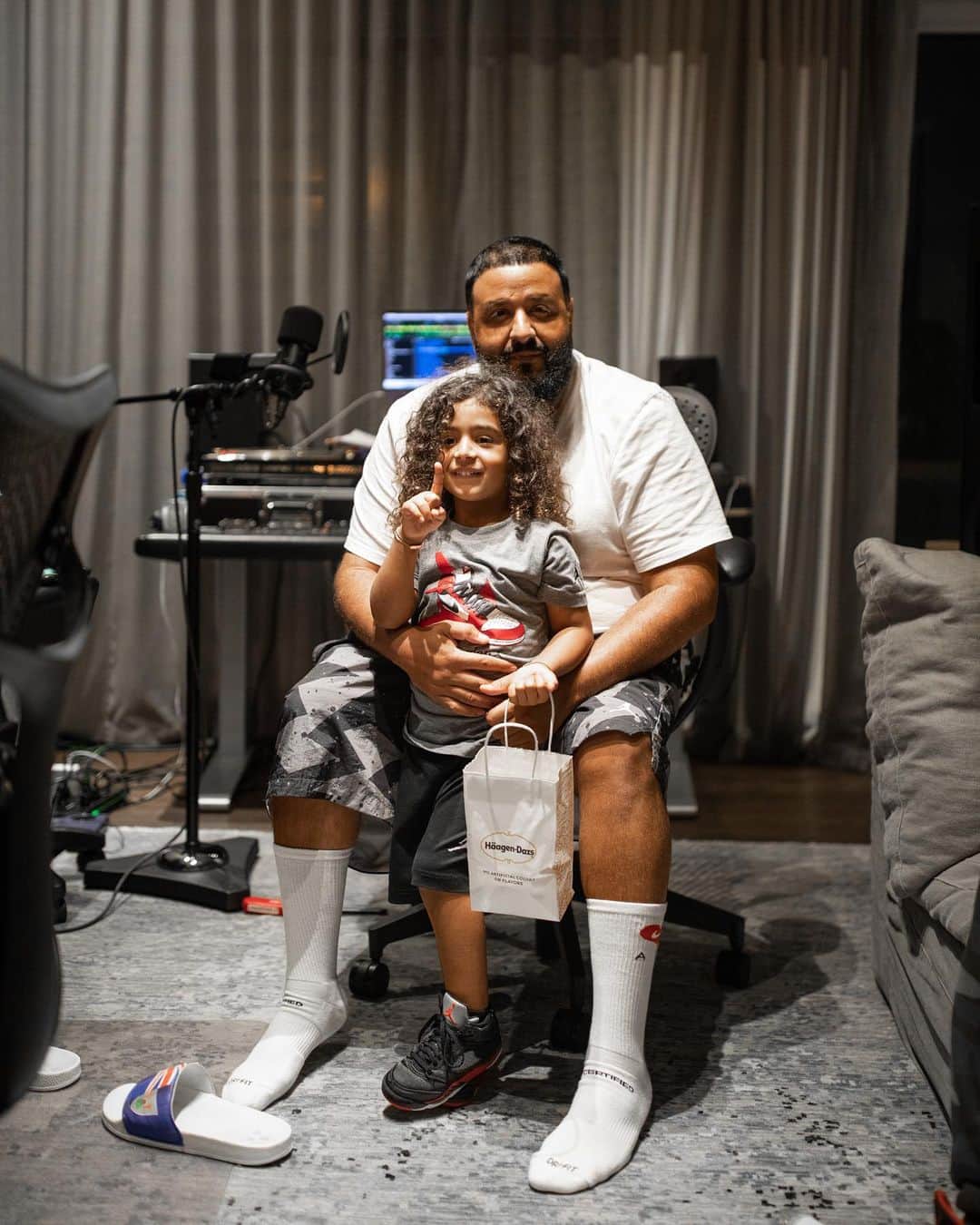 DJキャレドさんのインスタグラム写真 - (DJキャレドInstagram)「executive producer ASAHD KHALED  Give his approval ( ANOTHER ONES ) ☝🏽 KHALED KHALED 🌞🤲🏽 POSITIVE VIBES ONLY」1月3日 11時32分 - djkhaled