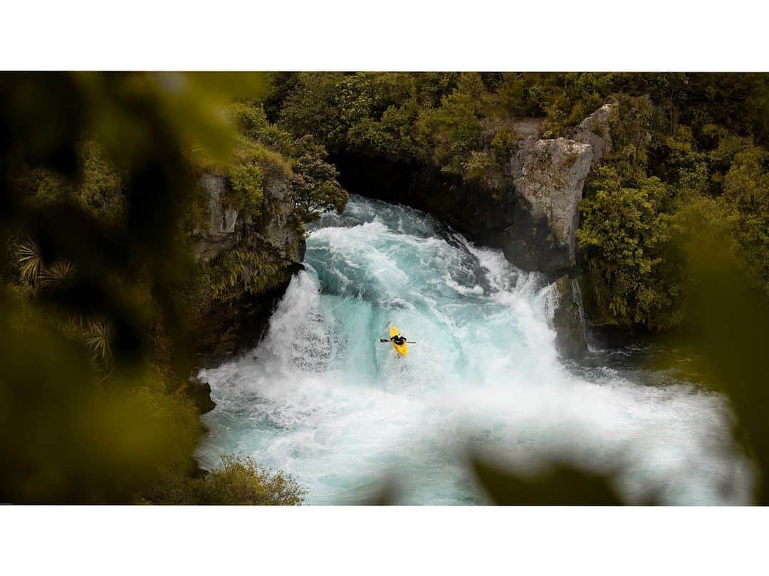 マイケル・ドーソンのインスタグラム：「Love this line - Had an awesome evening shooting @georgesnook_ lapping 6 Huka Falls laps right on sunset. It’s an absolute epic drop / rapid just out of Taupo. The first major rapid on NZ’s longest river, it’s flow is completely controlled by the Lake Taupo outflow.  #kayak #exploremore #nzmustdo #adventurenearnotfar #whitewater #waterfall #hukafalls #lovetaupo #taupo #waikatoriver」