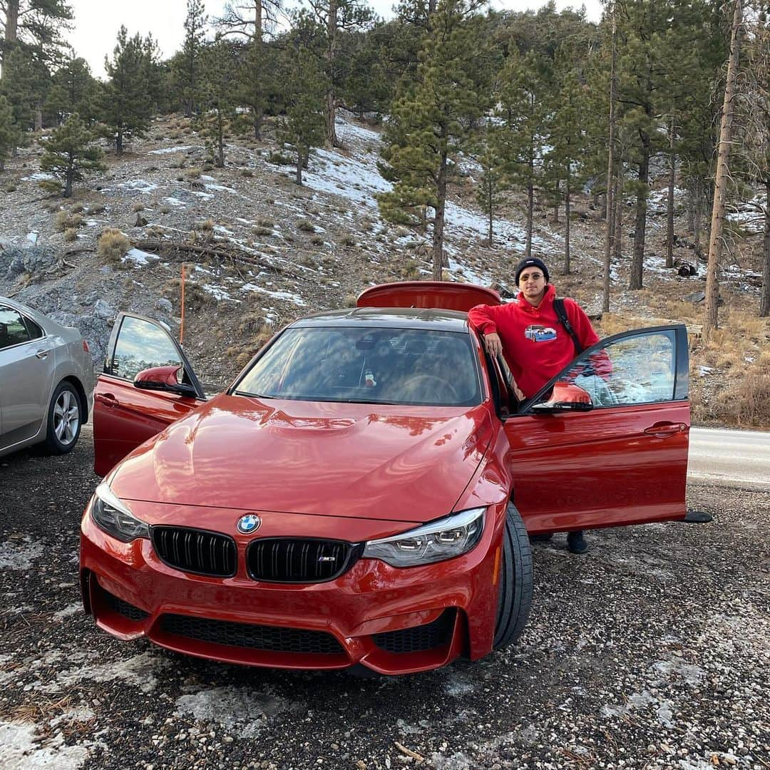 ダニエル・サモーヒンのインスタグラム：「🏎🏔」