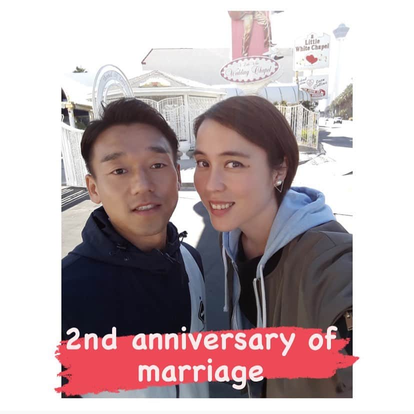 大山未希さんのインスタグラム写真 - (大山未希Instagram)「💜  2021.1.3  3年目突入〜  2年前はラスベガスにいたとか 信じられない世の中に なってしまったけど。。😥  みんなができるだけ 毎日笑顔で過ごせますように💫  皆様変わらずよろしくお願いいたします。  #小松夫妻 #こまつ記念日 ↓」1月3日 12時05分 - miki_oyama1003