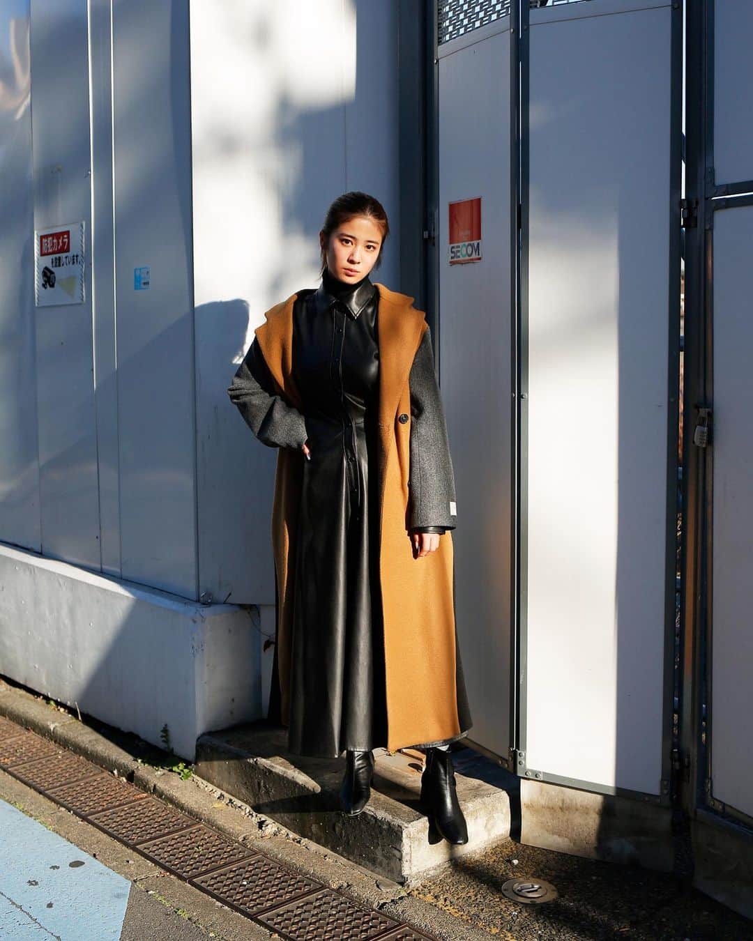 のインスタグラム：「TOKYO STREET STYLE⁣⁣ ⁣ Name: @luna_sawakita  Top: #ZARA Bag: #CHARLESKIETH #streetstyle#droptokyo#tokyo#japan#streetscene#streetfashion#streetwear#streetculture#fashion#ストリートファッション#コーディネート ⁣⁣ Photography: @abeasamidesu」