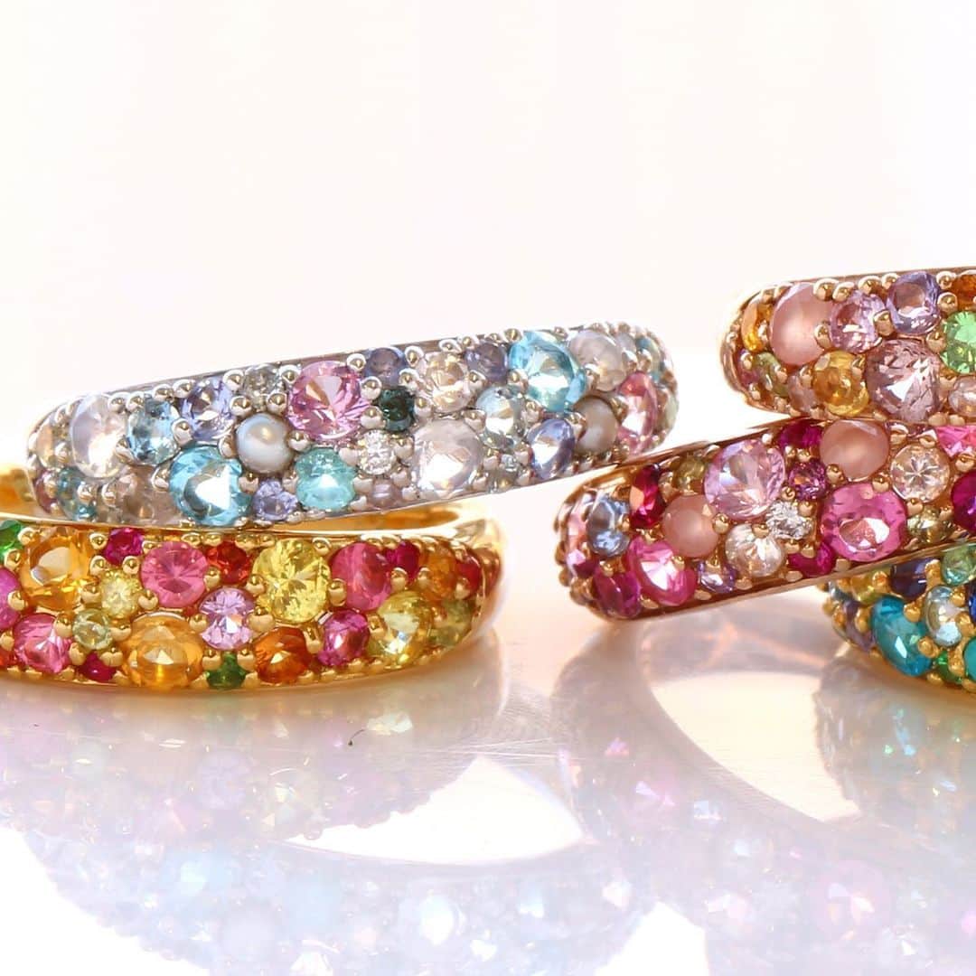 ビズーさんのインスタグラム写真 - (ビズーInstagram)「花一輪だけの時にはない、全く新しい個性を見せてくれる、色とりどりのブーケをイメージした「宝石の花束」 あなたはどのブーケがお好きですか？ ． ． ． #bizoux #ビズー #jewelry #ジュエリー #新年 #birthstone #2020 #誕生石 #fashion #ring #リング #ネックレス #ピアス #自由が丘 #銀座 #大阪心斎橋 #新宿 #神戸 #名古屋 #仙台 #日本橋」1月3日 12時01分 - bizoux_jewelry