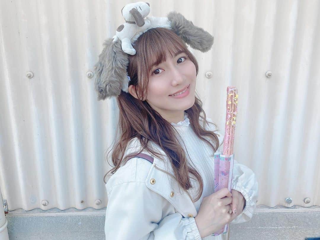 のインスタグラム：「✿.*  あけましておめでとうございます🎍✨  今年もどうぞよろしくお願い致します🐮🌱  2021年の目標とかは特にないけど 穏やかに平和に過ごせたらいいな💭💓  #あけましておめでとうございます  #あけおめ #2021 #ahappynewyear  #universalstudiosjapan #usj  #ユニバーサルスタジオジャパン  #ユニバ #スヌーピーコーデ #スヌーピー  この写真は #過去pic です🐶」