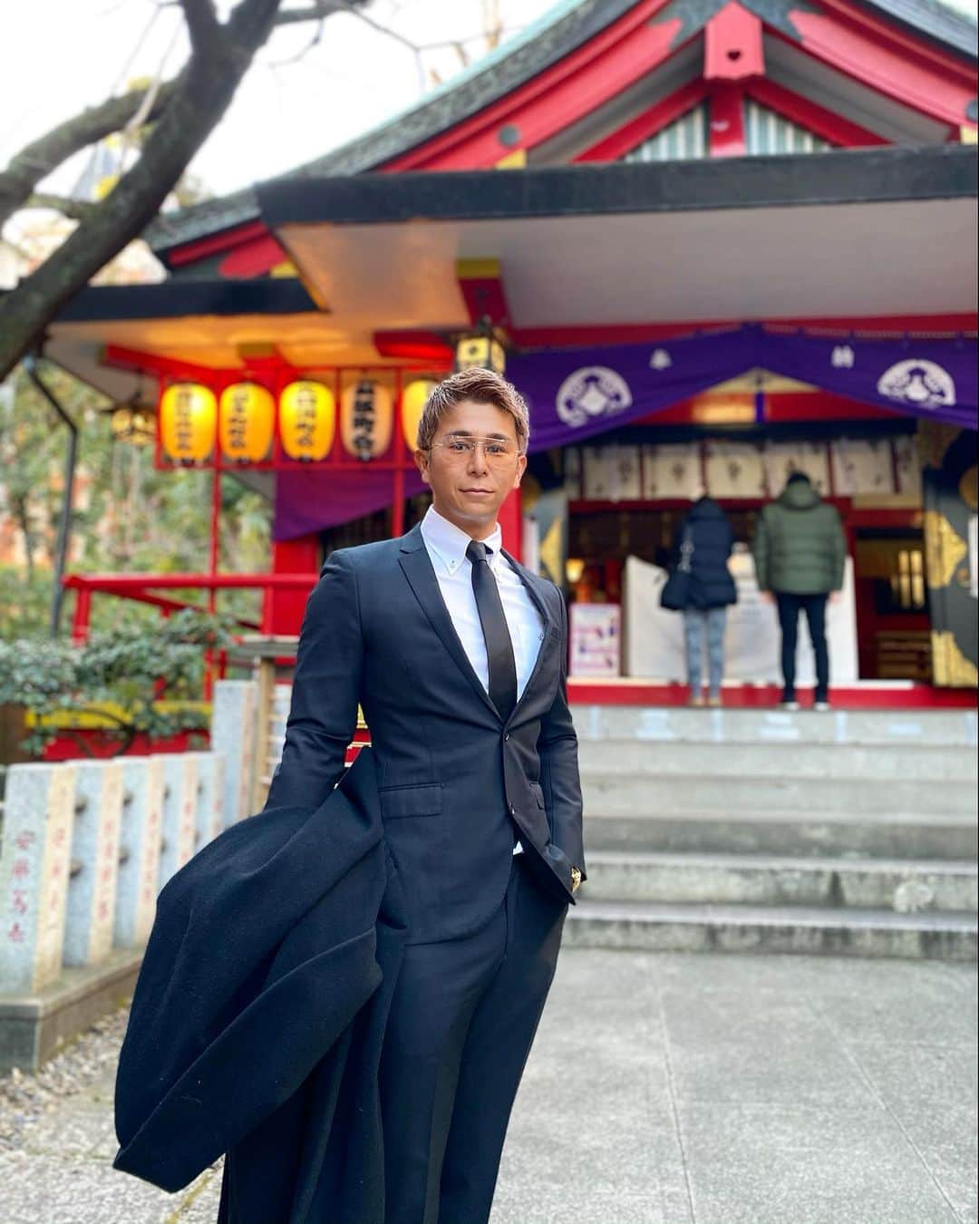 𝐂𝐇𝐈𝐊𝐀𝐑𝐀𝐏𝐚𝐫𝐭𝐲𝐊𝐢𝐧𝐠のインスタグラム：「→ 神様と仏様に 僕に関わる全ての方の 素敵な一年を全力で祈願してきました🤝 ・ 余裕がある時、人は他者に寛容になれるが 人間の本質が出るのは苦しい時。 そんな時、他者に優しく出来るかが 自分の本質を知れる機会。 この苦しい時期こそ心に余裕をもって 人に優しく出来る男でいたい。 ・ ・ ・ #新年のご挨拶  #祈願  #人に優しくあれ」