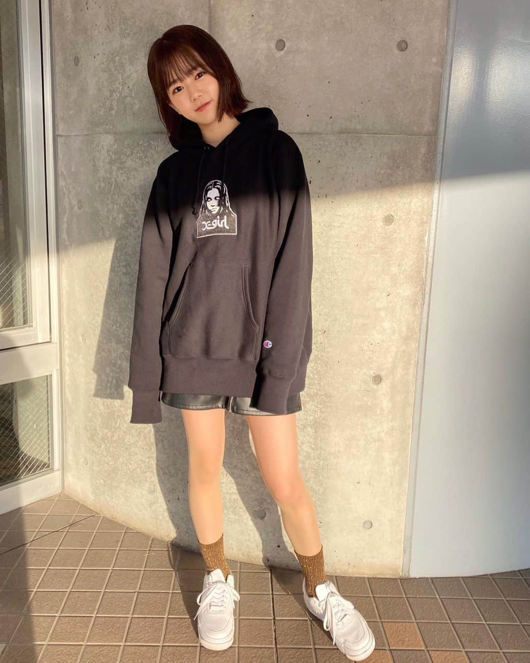 川口葵さんのインスタグラム写真 - (川口葵Instagram)「. かまいたちの山内さんからいただいた洋服と靴です👞🤩 ありがとうございます😭✨」1月3日 12時48分 - kawaguchiaoi_1126