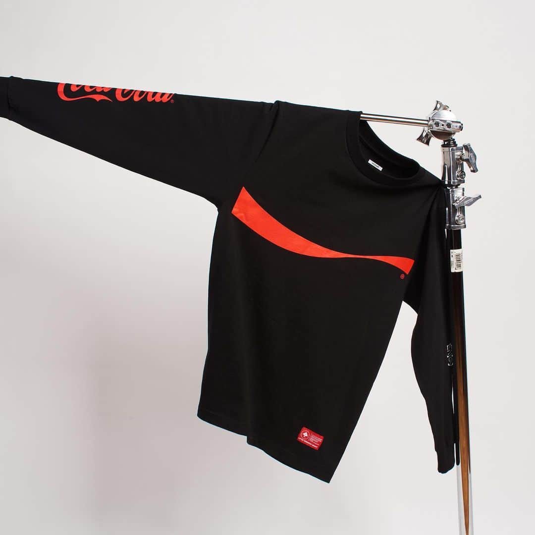 エルアールジーのインスタグラム：「The LRG FOR COCA-COLA® Classic long sleeve tee is available now. ©2020 The Coca-Cola Company. All rights reserved.」