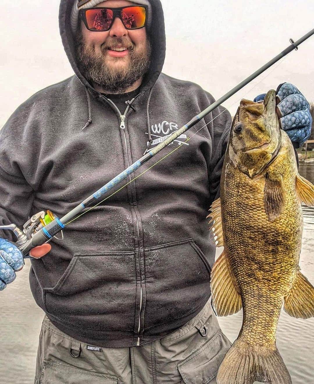 Filthy Anglers™さんのインスタグラム写真 - (Filthy Anglers™Instagram)「Weird that today is Saturday right, feels a bit off? Regardless, congrats to our buddy Jon owner of @wickedcustomrodsllc on his new PB smallie. He pulled in this 4.16lb beauty in some pretty cold weather with water temps just above freezing. Them filthy gloves certainly coming up big I bet. Congrats on the catch buddy, you are Certified Filthy, our first of 2021! www.filthyanglers.com #fishing #bassfishing #angler #hunting #bassfishing #outdoors #filthyanglers #catchandrelease #smallmouthbass #bigbass #angler #fish #getfilthy」1月3日 12時58分 - filthyanglers