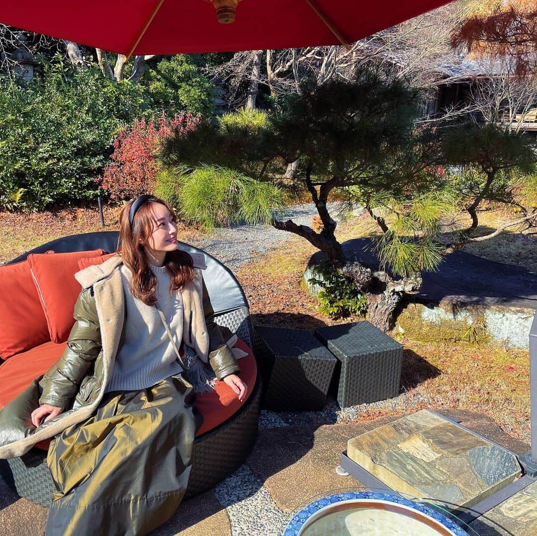 小祝麻里亜のインスタグラム：「新年ですね☺️🐮本年もよろしくお願い申し上げます🎍  風邪🤧も感染😷も気をつけて、頑張りましょう💗💗(明日から仕事初めの方が多いかな？)  ． ． ＿＿＿＿＿＿＿ #年末年始 #新年 #新たな時代 #手作りおせち #一家団欒 #2021 #新年快樂 #연말연시 #포트레이트 #셀스타그램 #얼스타그램 #연시」