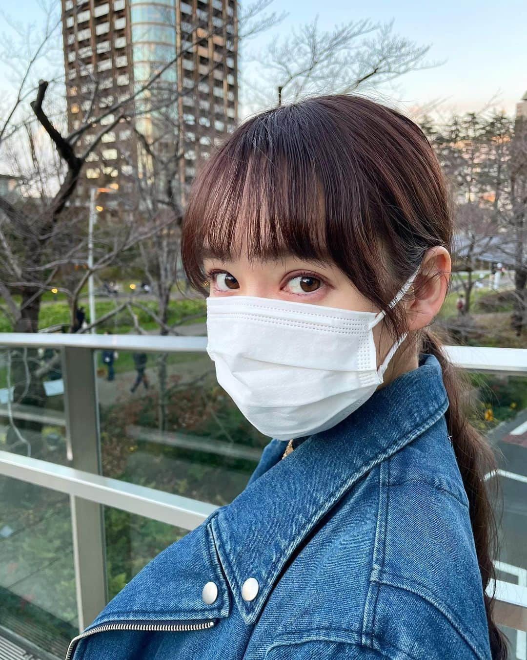 ナタリア聖奈さんのインスタグラム写真 - (ナタリア聖奈Instagram)「・ ・ ダイエットについて山ほどご質問頂きますが、本気で美しくなりたい人というのは、やはり人に聞くよりもとにかく行動に移して、色々試して変わっています🔥🔥 ・ でも基本的な事から変われる、ナタがやっている事をお伝えします◡̈*.。 皆で美しくなりましょ！！🥰  ◎毎週水曜日にしか体重を計らない 数字に囚われ過ぎるのは良くないですが、結果として変わらなければ意味がないので、体がリセットされる水曜日の朝に計って、記録してます。  ◎毎日リンパを流す、毎日水を2L飲む リンパを解さないでいると、固まってボコボコした肌になり、脂肪に変わるのでこれはどんなに疲れてても必ずします。 お水は体を洗浄してくれて、便秘・浮腫を取ってくれる効果があって、代謝も良くなるので、よりダイエットに効果が出やすい！  これは誰でも出来る事なので、是非やってみてください！  【運動トレーニング】 腹→腹筋＋クロスクランチ お尻→ ヒップリフト＋ブルガリアンスクワット 脚→脚パカ＋自転車こぎ  ナタはこちらをやっています💭 自分に合ったものを是非探してね👀 ・ #ナタリア聖奈 #ljk  #ダイエットメニュー #トレーニング女子 #脚やせ」1月3日 18時33分 - _natamilk_