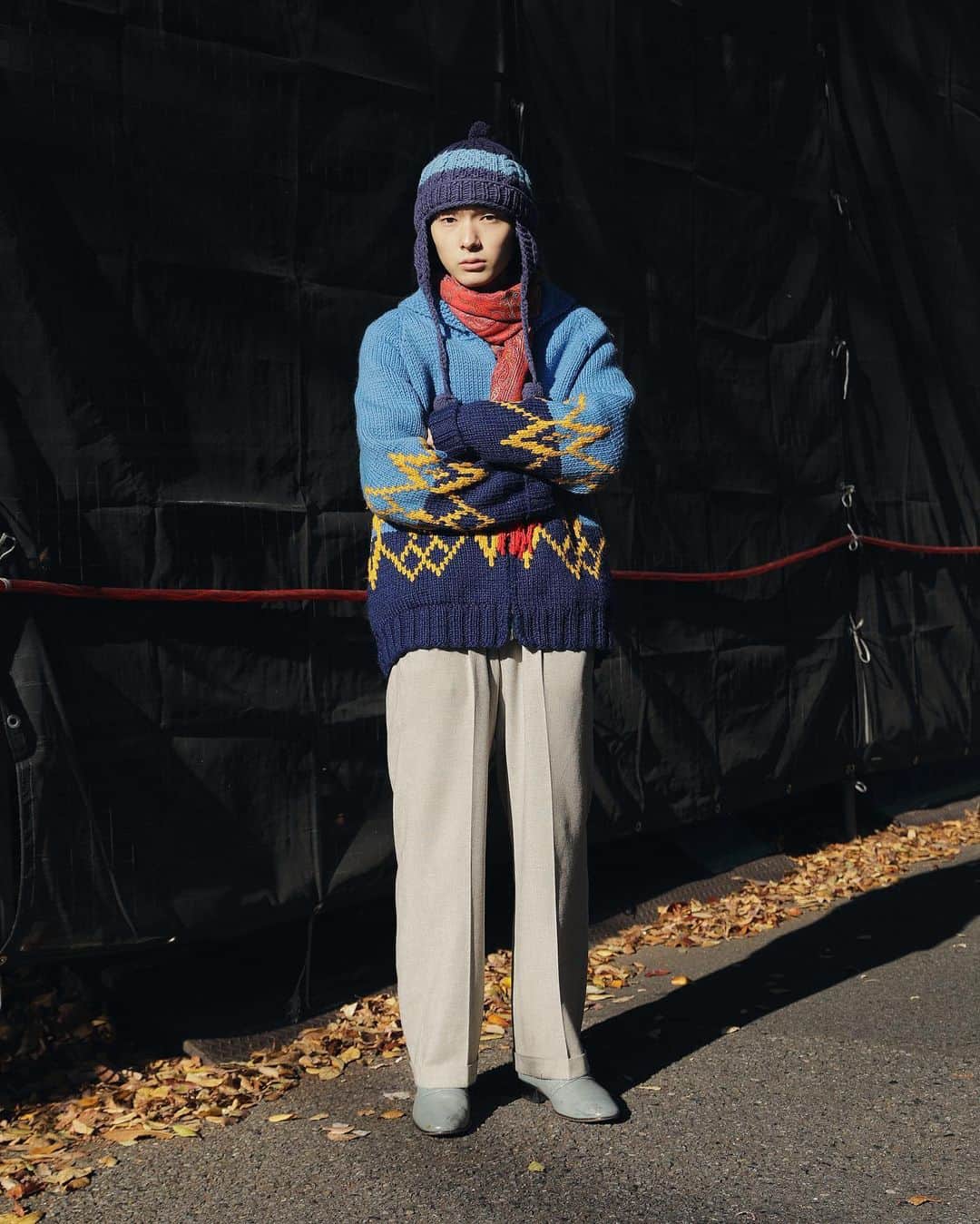 のインスタグラム：「TOKYO STREET STYLE⁣⁣ ⁣ Name: @yu_yu_54321  Occupation: Shop Staff (@laugh_koenji) Top: #Used Pants: #Used Shoes: #Used Knit cap: #Used #streetstyle#droptokyo#tokyo#japan#streetscene#streetfashion#streetwear#streetculture#fashion#ストリートファッション#コーディネート ⁣⁣ Photography: @fumiyahitomi」