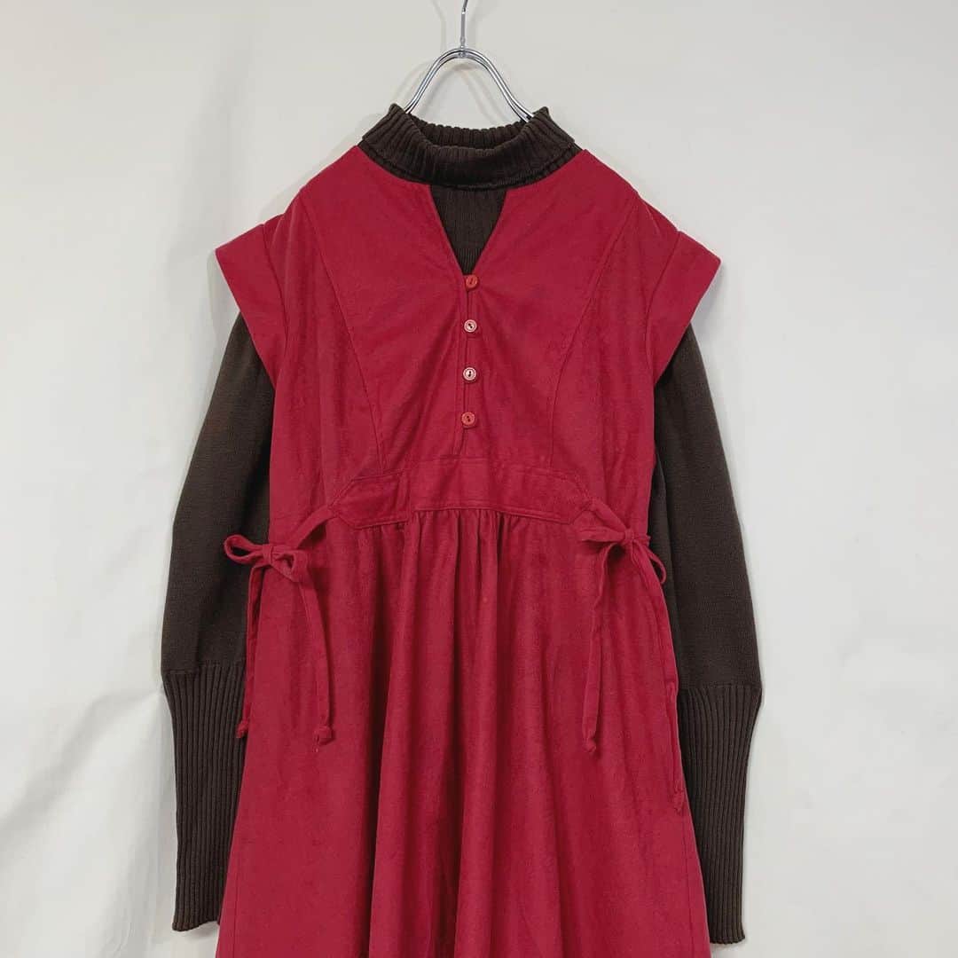 i nouさんのインスタグラム写真 - (i nouInstagram)「. SOLD.  ultra suède fabric framboise red onepiece  こちらの商品のお問い合わせは1月4日以降順に承ります。 #inou_vintageclothing」1月3日 13時25分 - inou_vintageclothing