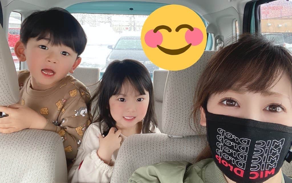 太陽チャンネルのインスタグラム：「大きい男たちは付いてきてくれないので3人でデート！！♡モーリーファンタジーにBT21のカプセルトイあるの知らなくて今日行ったけどもう無かった情弱悲しい😿ばしゃらん明日から新学期がんばろうね～😁👍」