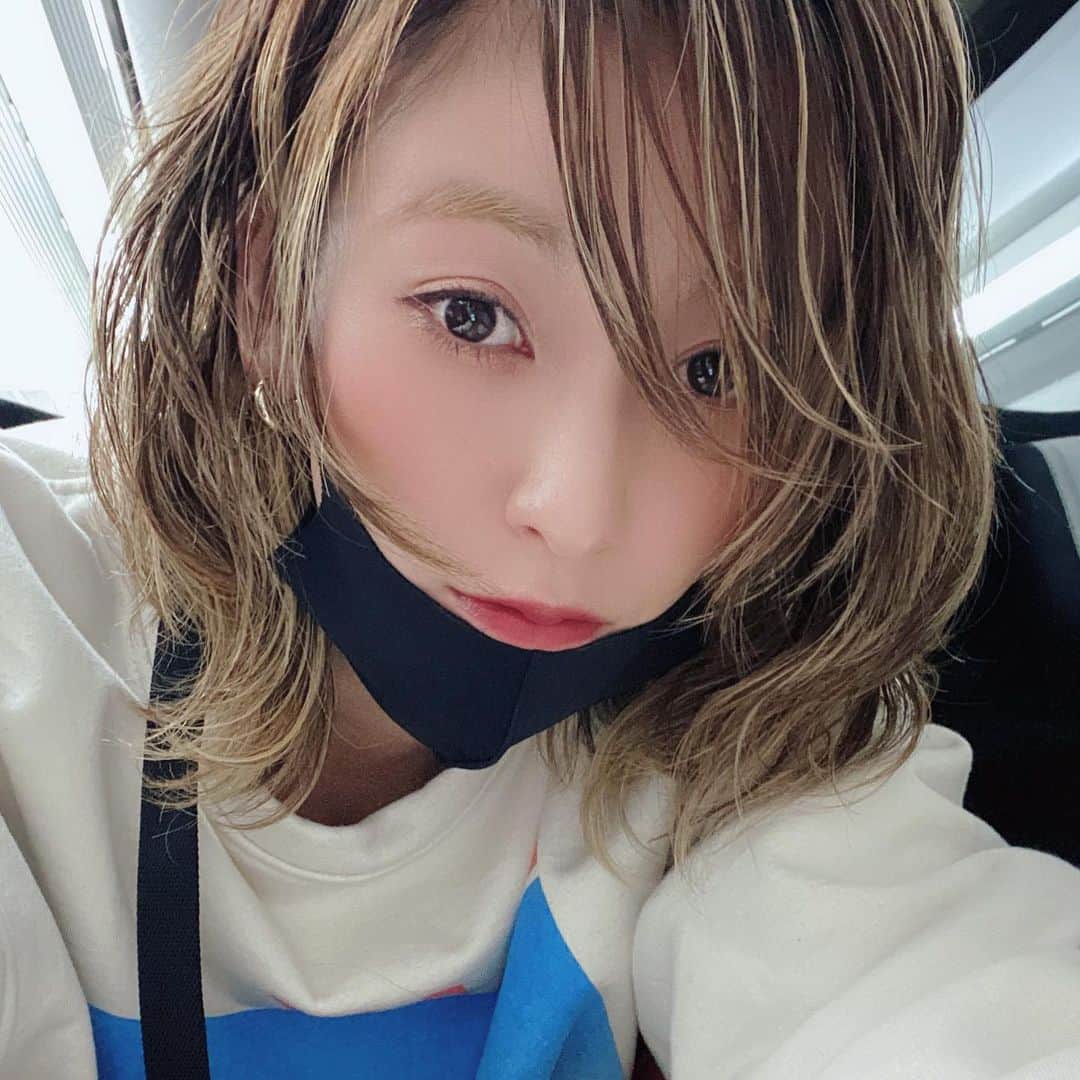 西山茉希さんのインスタグラム写真 - (西山茉希Instagram)「餅の伸びより感じるものは髪の伸び。  変えるんだ🎶 遊ぶんだ🎶  #自由な選択 #ヘアチェンジ  渋谷さん、 昨日決めました。 😏」1月3日 13時58分 - maki.nshiyama50