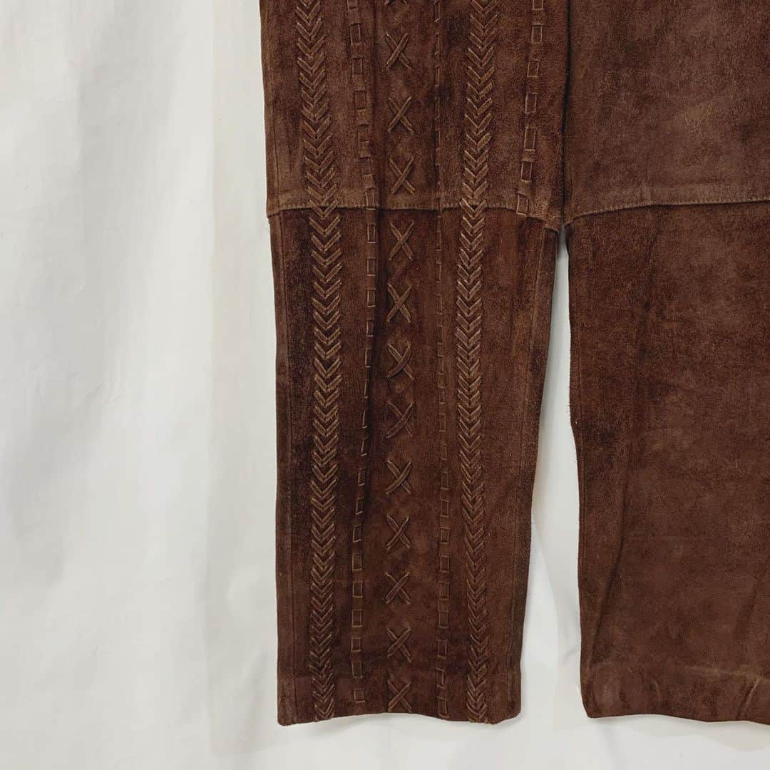 i nouさんのインスタグラム写真 - (i nouInstagram)「. SOLD.  suède design pants  こちらの商品のお問い合わせは1月4日以降順に承ります。 #inou_vintageclothing」1月3日 14時02分 - inou_vintageclothing