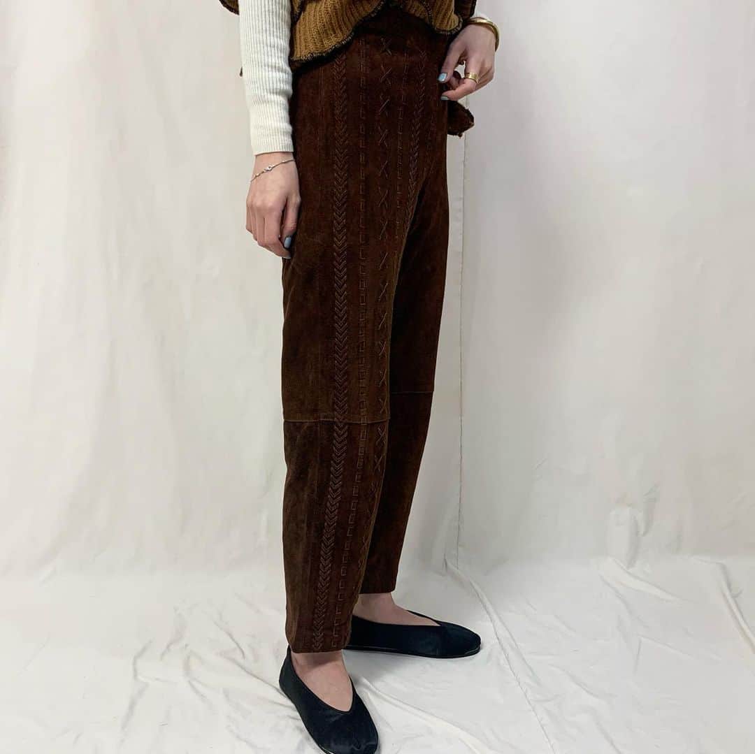 i nouさんのインスタグラム写真 - (i nouInstagram)「. SOLD.  suède design pants  こちらの商品のお問い合わせは1月4日以降順に承ります。 #inou_vintageclothing」1月3日 14時02分 - inou_vintageclothing