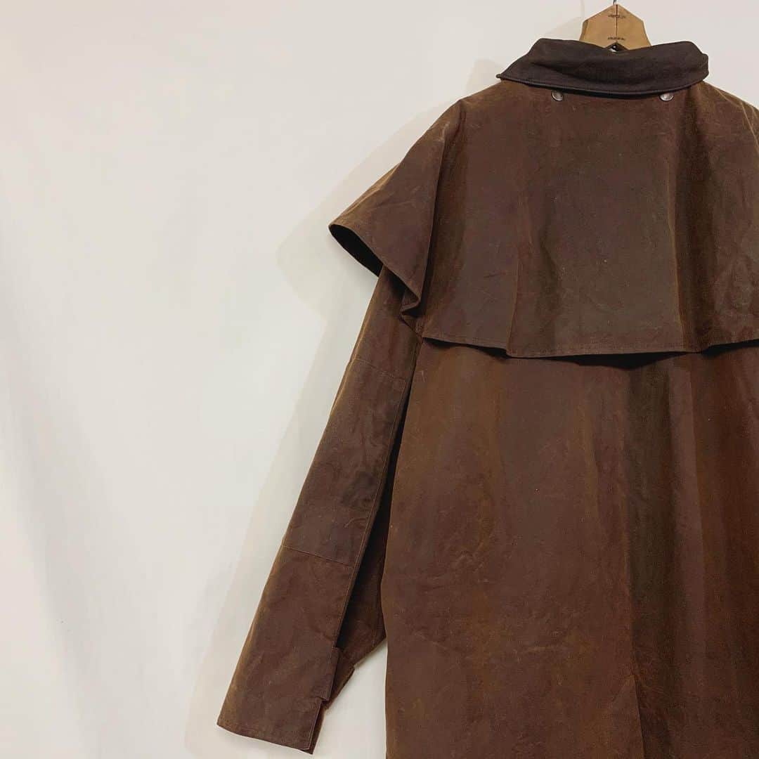 i nouさんのインスタグラム写真 - (i nouInstagram)「. SOLD.  cape design oiled coat  こちらの商品のお問い合わせは1月4日以降順に承ります。 #inou_vintageclothing」1月3日 14時15分 - inou_vintageclothing