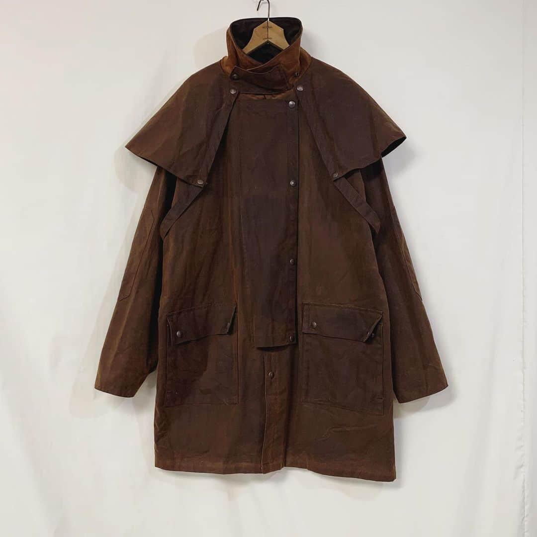 i nouのインスタグラム：「. SOLD.  cape design oiled coat  こちらの商品のお問い合わせは1月4日以降順に承ります。 #inou_vintageclothing」