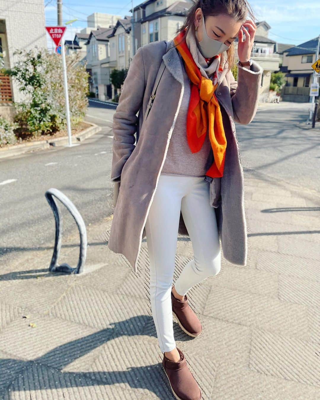 里海のインスタグラム：「ありがとうございます😊👢 @uggjapan  冬に大活躍⭐️」