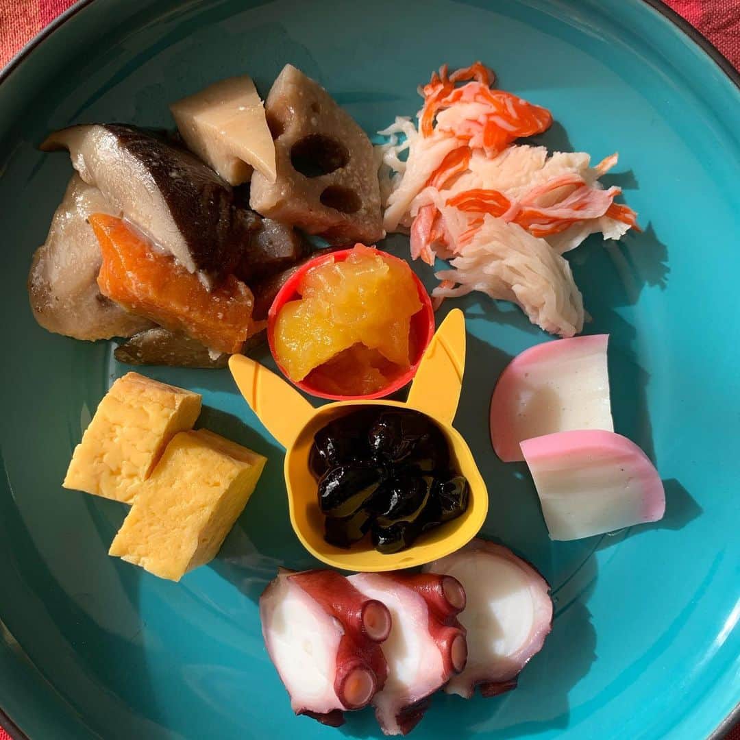 宙也さんのインスタグラム写真 - (宙也Instagram)「3日目。蛸買った。蟹じゃなくてカニカマ。」1月3日 15時04分 - chuya_aquarius