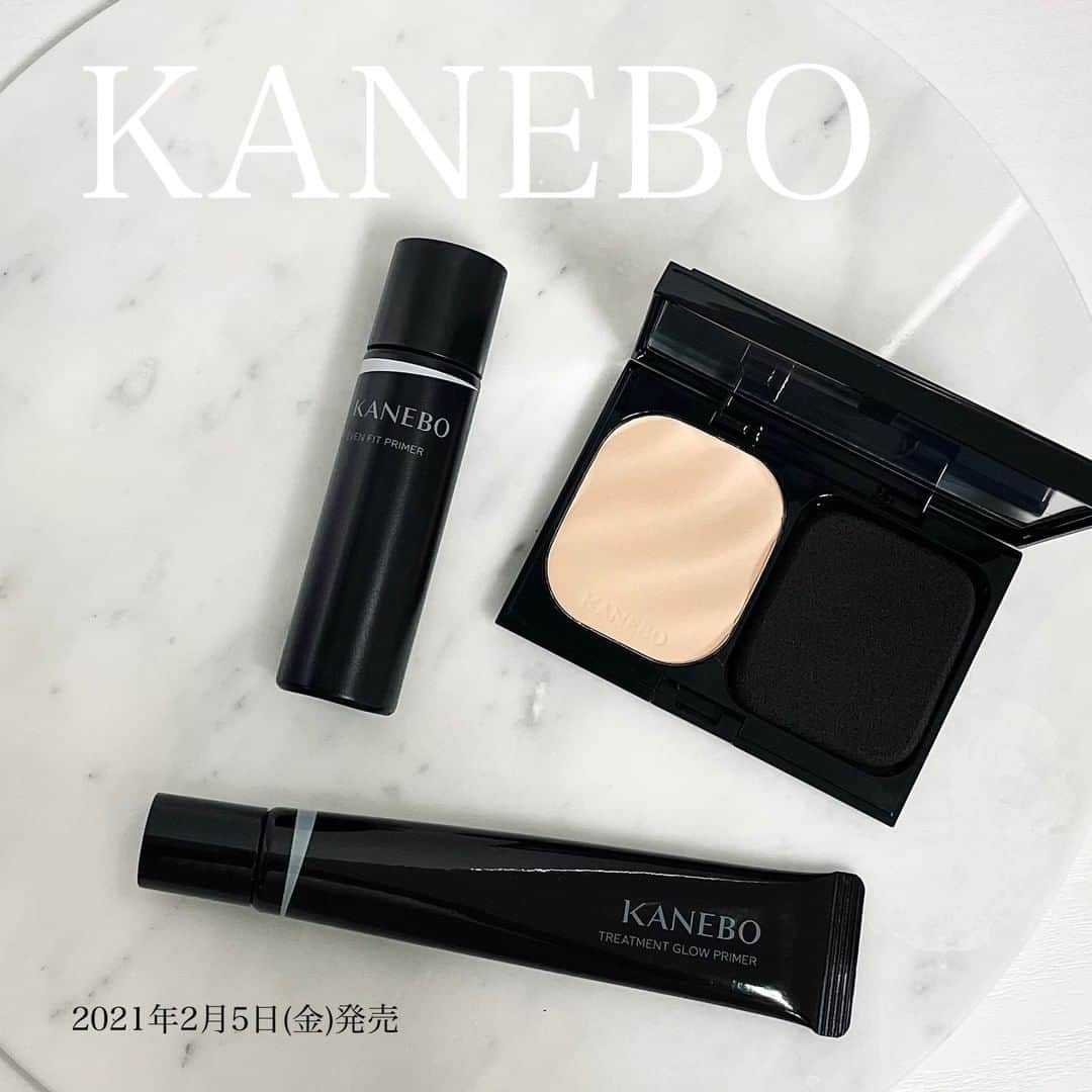 FAVOR【フェイバー】のインスタグラム：「【2021年2月5日(金)発売】 カネボウの新作ベースメイクがすごい！ 極上の美肌を作りあげる３つの新作ベースアイテムをご紹介💕  ----------------------------------------------------------  ☑️カネボウ　メルティフィール　ウェア 全8色 11g 4,500円(税抜) ・カネボウ　コンパクト　ケース 全1種 1,500円(税抜) ・カネボウ　フェース　スポンジ 全1種 500円(税抜)  パウダーなのにしっとり仕上げ！ KANEBOの先進技術がつまった最新パウダーファンデーション。 重ねるごとに肌に溶け込む使用感に驚かされること間違いなしの逸品！  ----------------------------------------------------------  ☑️カネボウ　イーブンフィット　プライマー 全1種 30mL 4,000円(税抜) SPF28・PA+++  青影をカバーして自然なトーンアップ効果をもたらすオレンジベージュカラーの新作下地。 スッと肌になじむ軽いテクスチャーで肌の凹凸までカバーしてくれるので、男性にもおすすめ！  ----------------------------------------------------------  ☑️カネボウ　トリートメントグロウ　プライマー 全1種 30g 4,000円(税抜) SPF18・PA++  この時期に嬉しい保湿成分たっぷりの新作下地！ 乾燥を防ぐだけでなく、透け感のあるライトピンクカラーで自然な血色感もプラスしてくれる優れもの♡  ----------------------------------------------------------  あらゆる肌悩みをカバーしてくれるKANEBOの新作ベースアイテムは、来年の2月5日より発売されます✨  さらに詳しい使用感は、プロフィールのトップURLから記事もチェックしてみてくださいね🥰  #kanebo #カネボウ #デパコス #ベースメイク #新作コスメ #コスメ #肌 #美肌 #ツヤ肌 #美肌になりたい #おすすめベースメイク #下地 #美容液下地 #メンズコスメ #カラー下地 #くすみ #クマ #クマ解消 #コスメ紹介 #コスメレポ #コスメマニア #陶器肌 #肌悩み #ファンデーション #おすすめファンデーション #おすすめ下地 #人気 #人気コスメ #おすすめ」