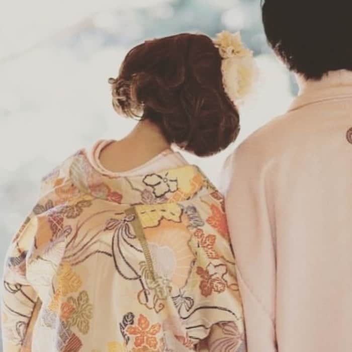 Lumierange ルミエランジェさんのインスタグラム写真 - (Lumierange ルミエランジェInstagram)「明けましておめでとうございます！ ルミエランジェ・ガーデン館内もすっかりお正月仕様になりました🎍  詳しくは、[ルミエランジェ・ガーデンHP→プロデューサーブログ]をチェックしてみてください♪ ルミエランジェ・ガーデンが、未来へ絆を繋ぐ場となりますように。 スタッフ一同、真心を込めてお手伝いさせて頂きます＊  本年も何卒、宜しくお願い致します。  #ルミエランジェ結婚式  #神戸結婚式 #お正月 #和装 #家族 #絆 #プレ花嫁さんと繋がりたい」1月3日 15時17分 - lumierange_garden