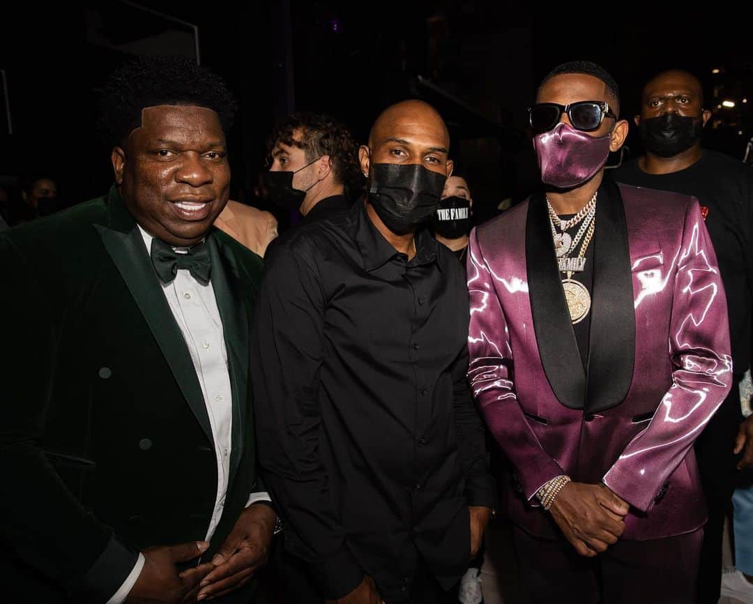 ファボラスさんのインスタグラム写真 - (ファボラスInstagram)「Hating hoes ain’t happy... And happy hoes ain’t hating!! [shot by @drevinciwrks]   #Rácket  #Miami  #NYE.」1月3日 15時14分 - myfabolouslife