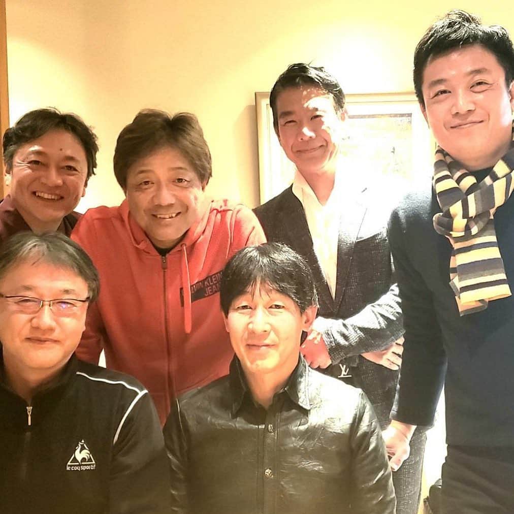 長江健次のインスタグラム：「新年にステキな人達に福を頂きました^_^  明日再放送みたいです。  https://www.bs-tvtokyo.co.jp/official/themystery/」