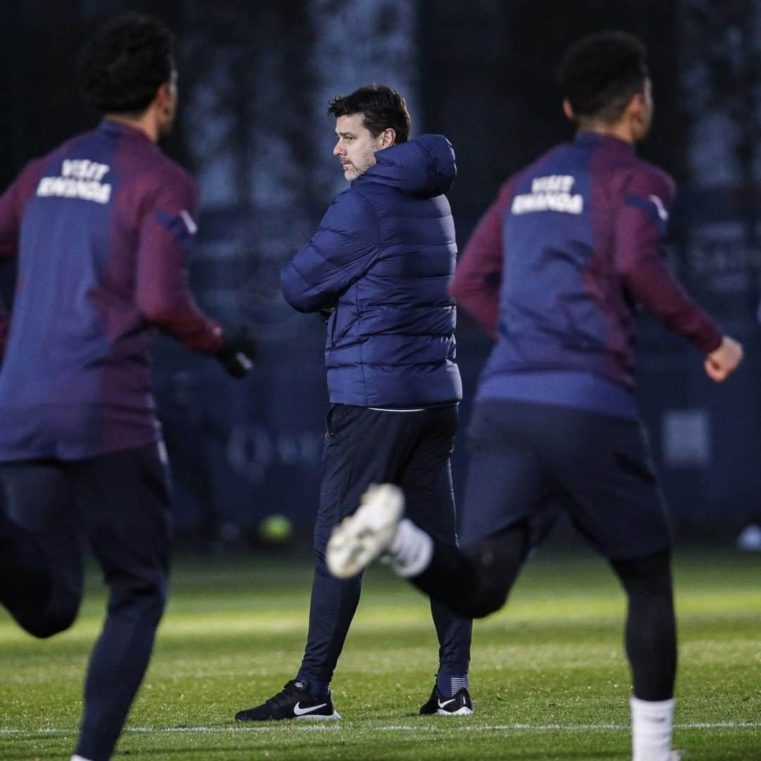 パリ・サンジェルマンFCさんのインスタグラム写真 - (パリ・サンジェルマンFCInstagram)「The first training session led by Mauricio @pochettino 🔛 . #ParisSaintGermain #AllezParis #Paris #Football #PSG #Ligue1 #ICICESTPARIS #WeAreParis」1月4日 2時22分 - psg