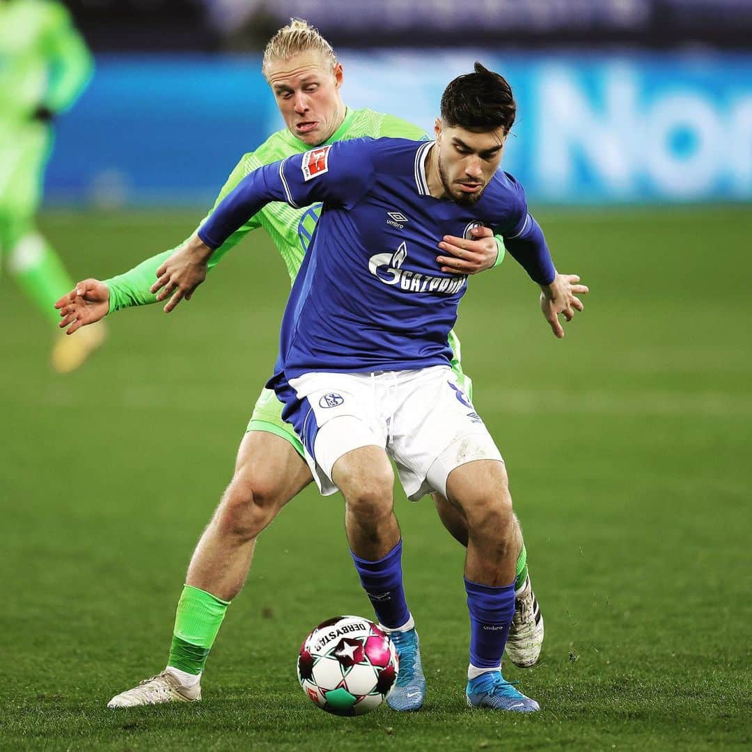 シャルケ04さんのインスタグラム写真 - (シャルケ04Instagram)「Wir treffen im @dfb_pokal-Achtelfinale auf den @vfl.wolfsburg. . . We will face VfL Wolfsburg in the next round of the DFB Pokal. . . #WOBS04 #Schalke #S04 #Football #Soccer #DFBPokal #Knappen #WirLebenDich #🔵⚪️」1月4日 2時29分 - s04