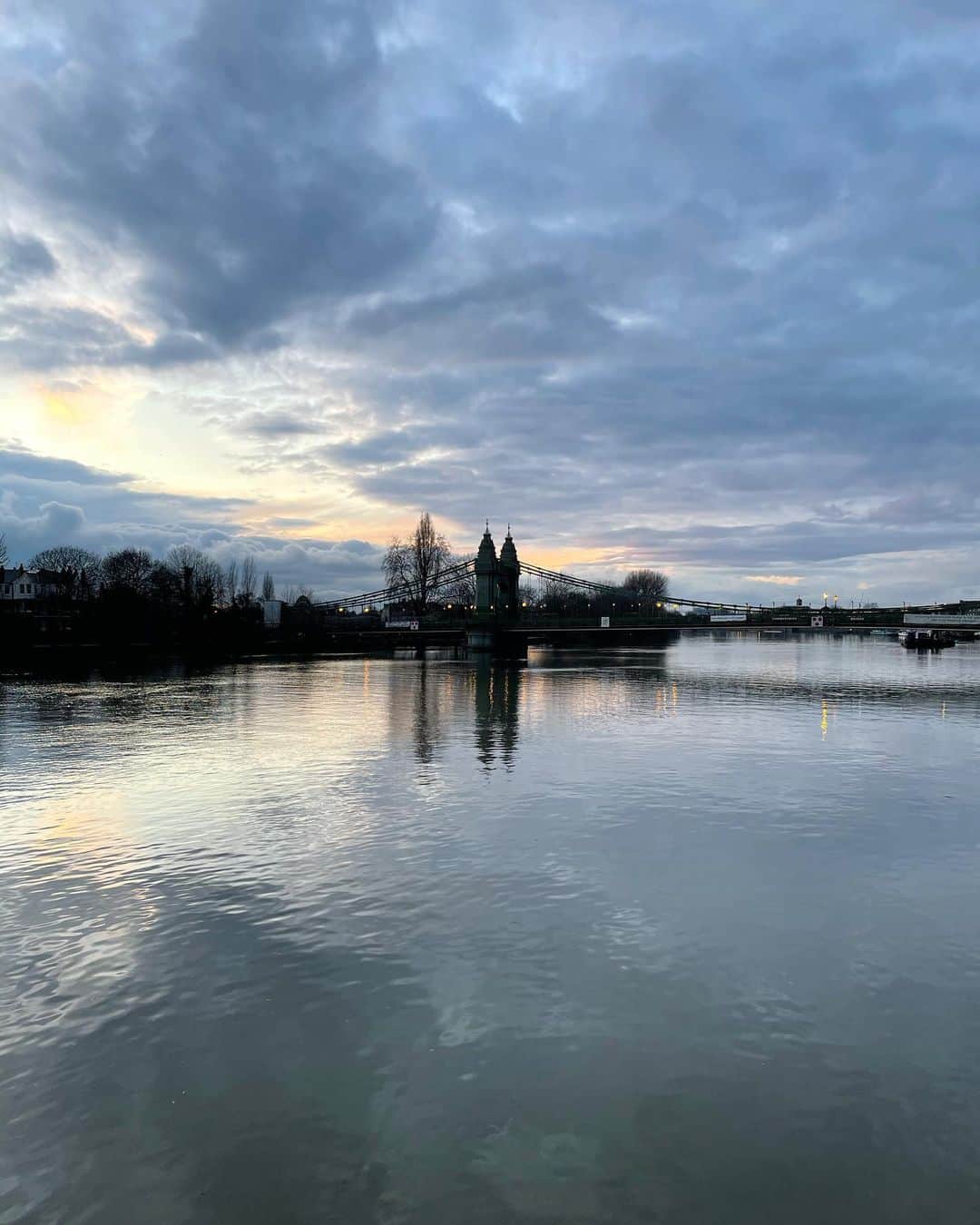 キャメロン・ファンデルバーグのインスタグラム：「Winter sunsets are not the worst」