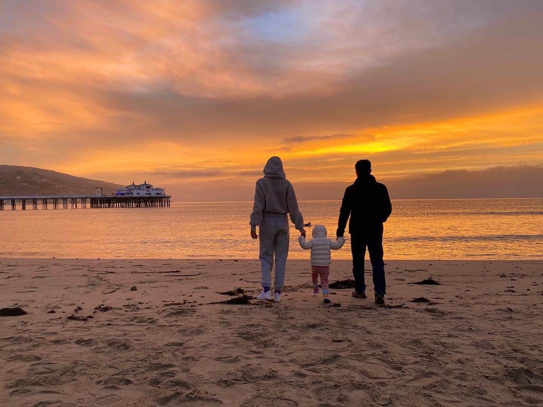 ルピン・ワンのインスタグラム：「The third day of 2021🌄」