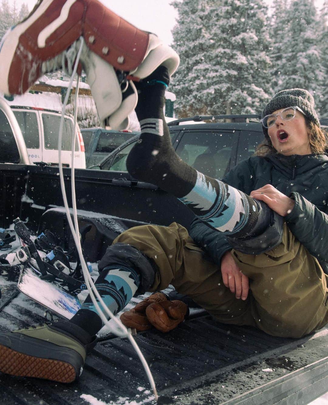 Stanceのインスタグラム：「❄️ The slopes are calling... Check out our latest snow styles available now on stance.com.  We caught up with Stance punk and poet @jill_perkins on what she’s been upto. Click link in bio to read the interview.  #punksandpoets  #stancesnowboarding」