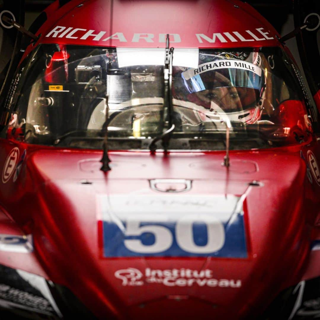 ソフィア・フロルシュさんのインスタグラム写真 - (ソフィア・フロルシュInstagram)「Awwww how much I miss driving the red beast ❤️🏁 // #sophia #sophia99 #changeagent #racegirl #racing #motorsport #richardmille #lmp2」1月4日 3時17分 - sophiafloersch